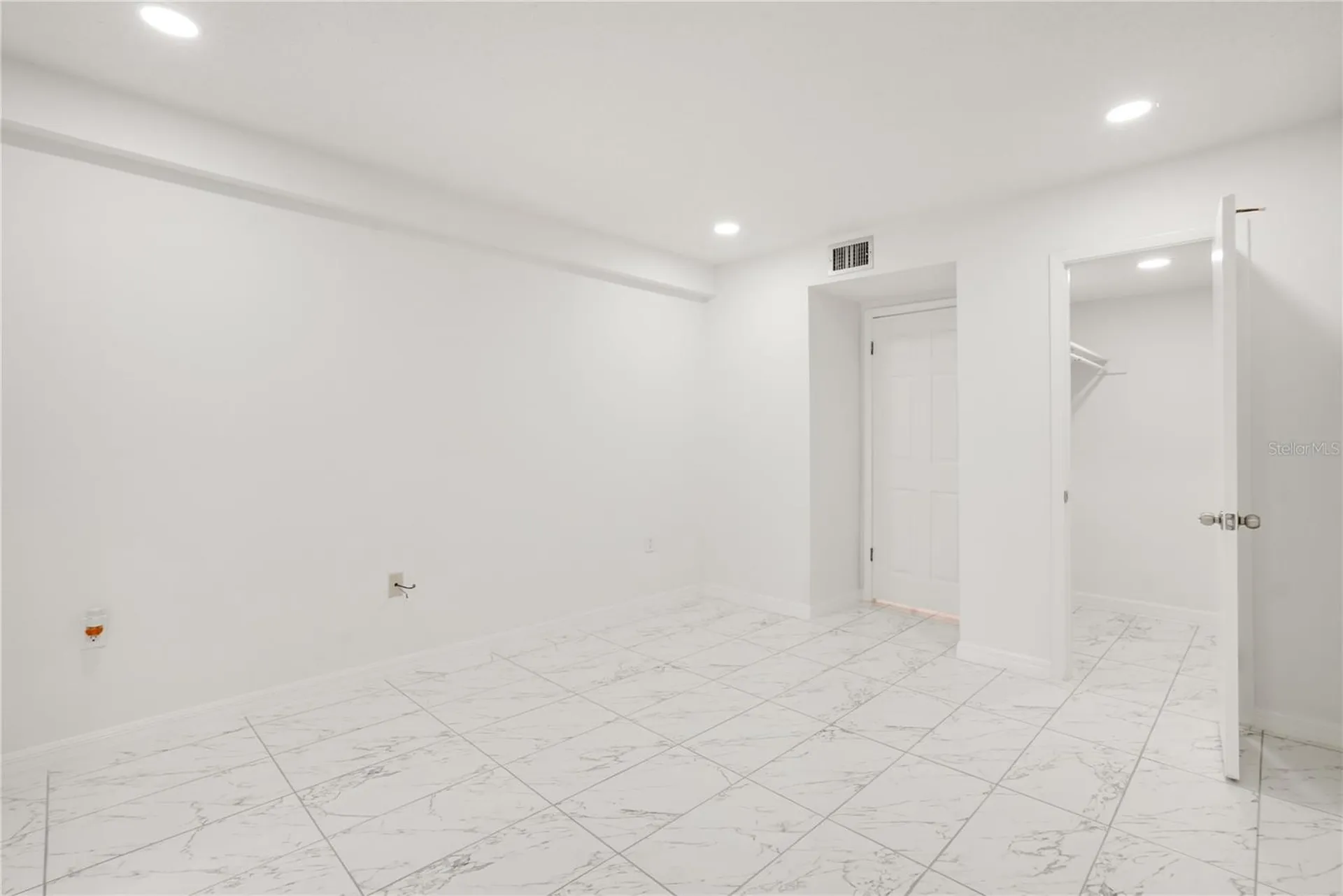 4013 Lake Bayshore Drive Bradenton FL 34205
