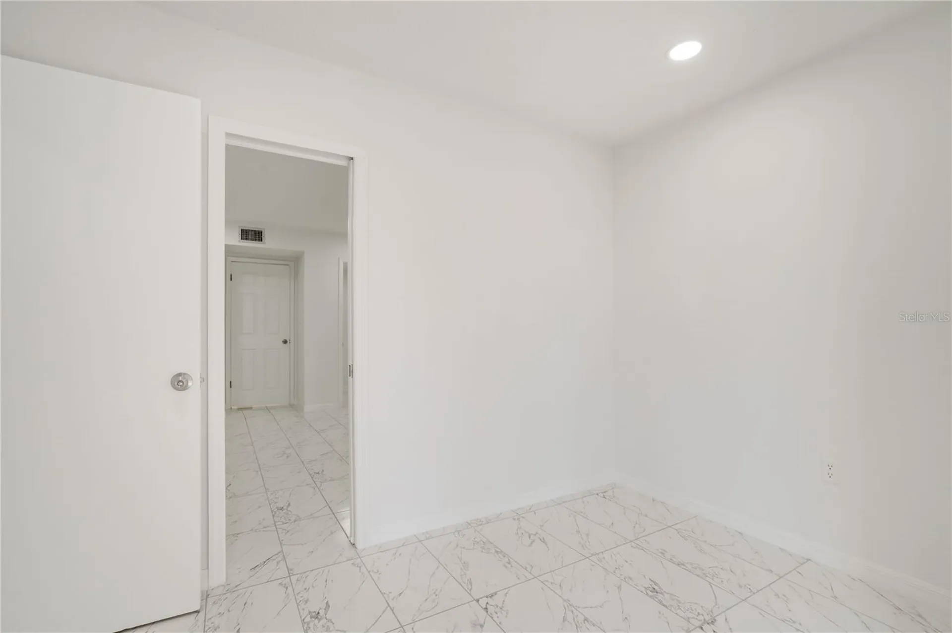 4013 Lake Bayshore Drive Bradenton FL 34205