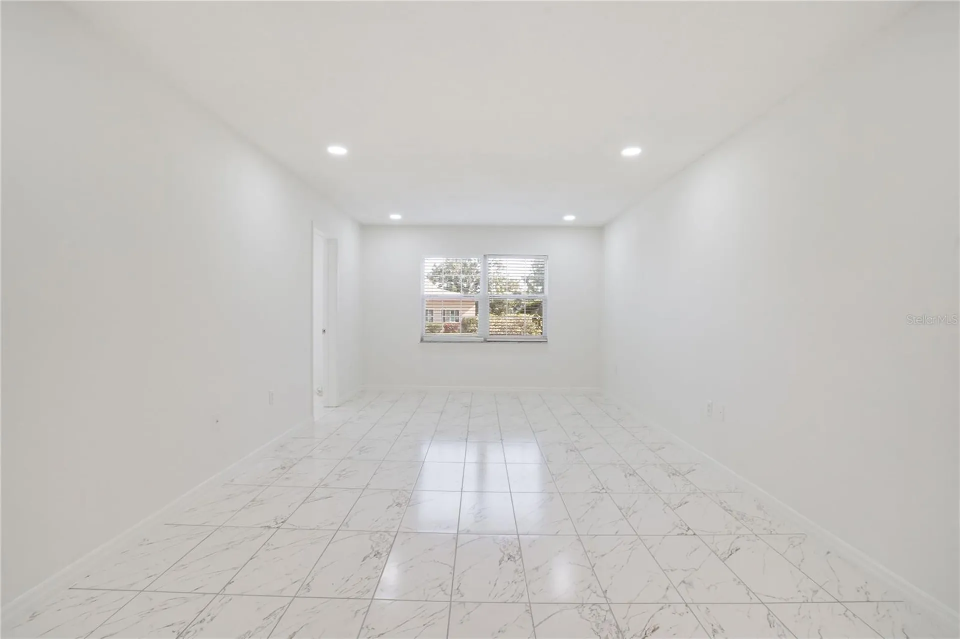 4013 Lake Bayshore Drive Bradenton FL 34205