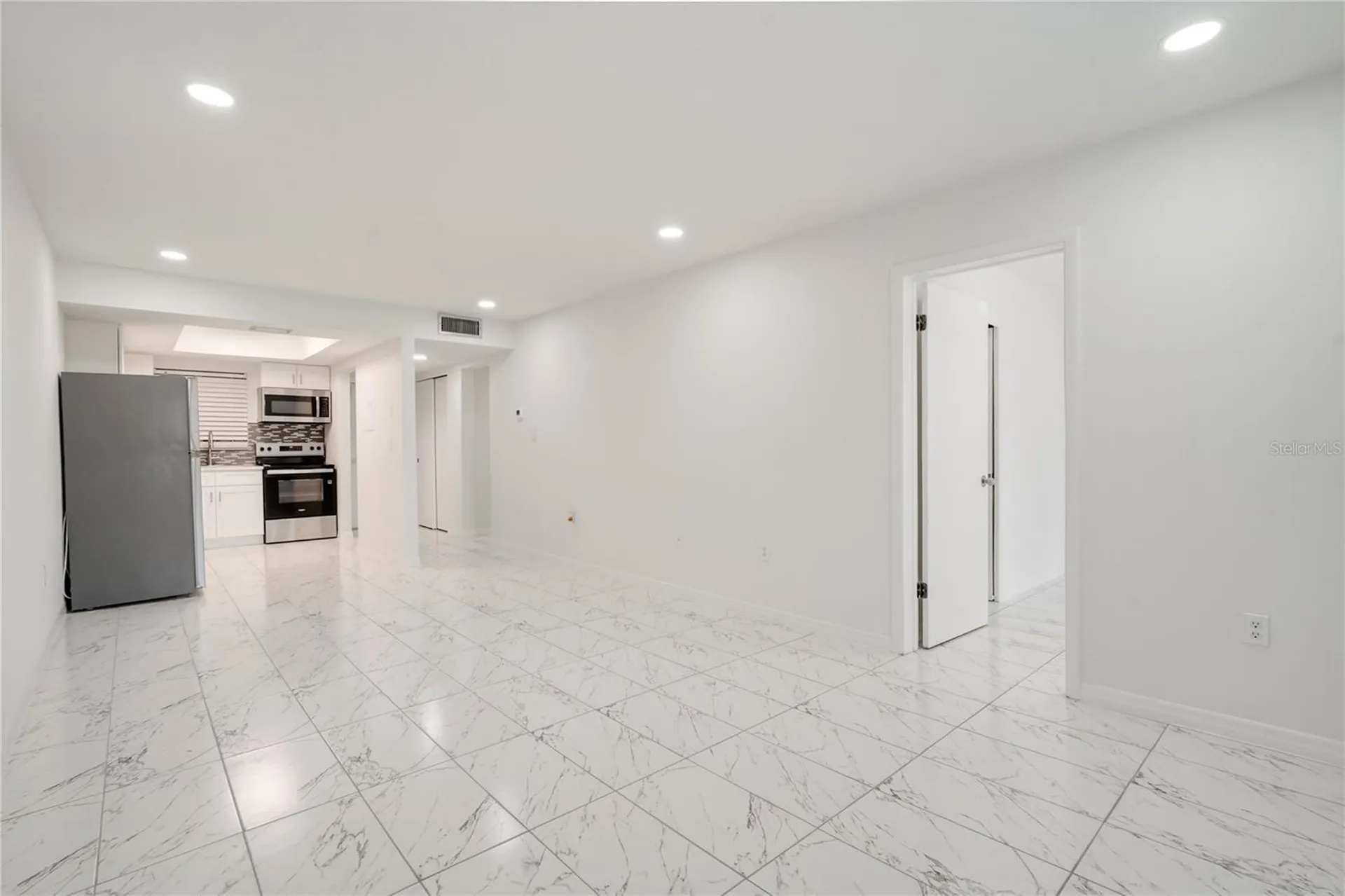 4013 Lake Bayshore Drive Bradenton FL 34205