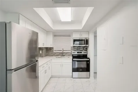 4013 Lake Bayshore Drive Bradenton FL 34205