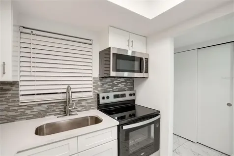 4013 Lake Bayshore Drive Bradenton FL 34205