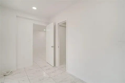 4013 Lake Bayshore Drive Bradenton FL 34205