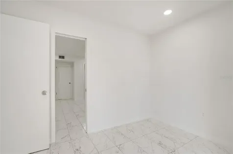 4013 Lake Bayshore Drive Bradenton FL 34205