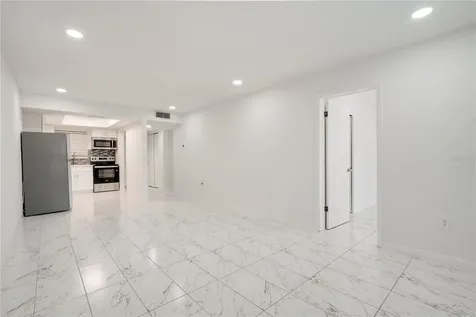 4013 Lake Bayshore Drive Bradenton FL 34205