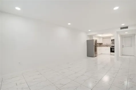 4013 Lake Bayshore Drive Bradenton FL 34205