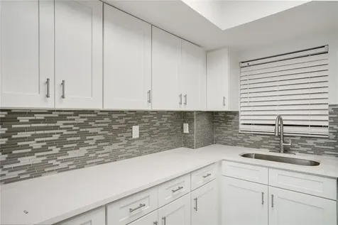 4013 Lake Bayshore Drive Bradenton FL 34205
