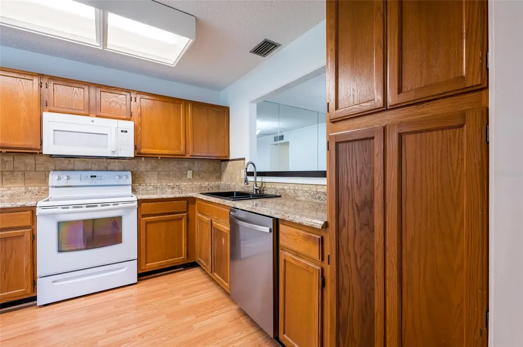 3164 Valley Oaks Drive Tampa FL 33618