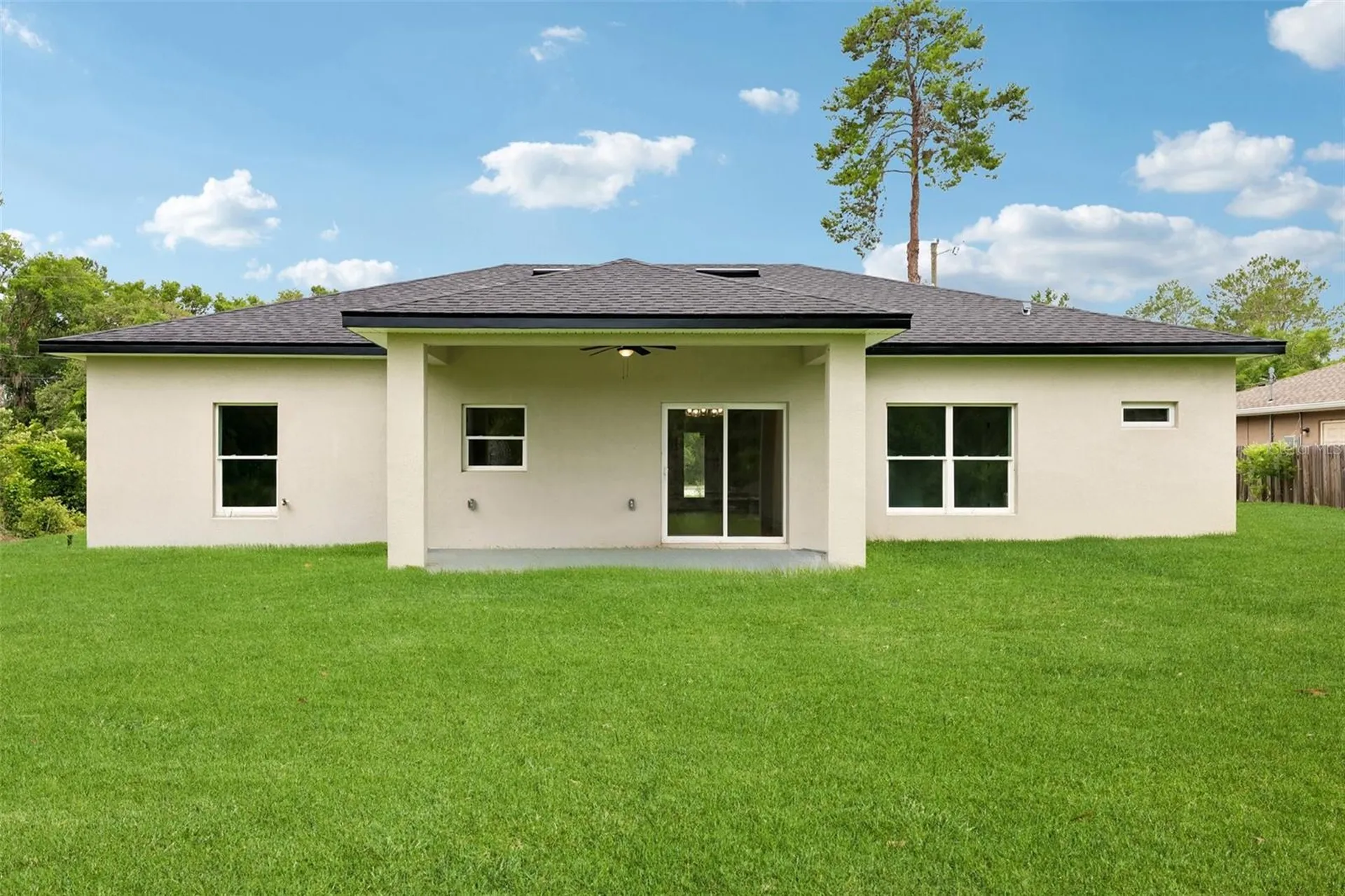 13 Malauka Radial Drive Ocklawaha FL 32179