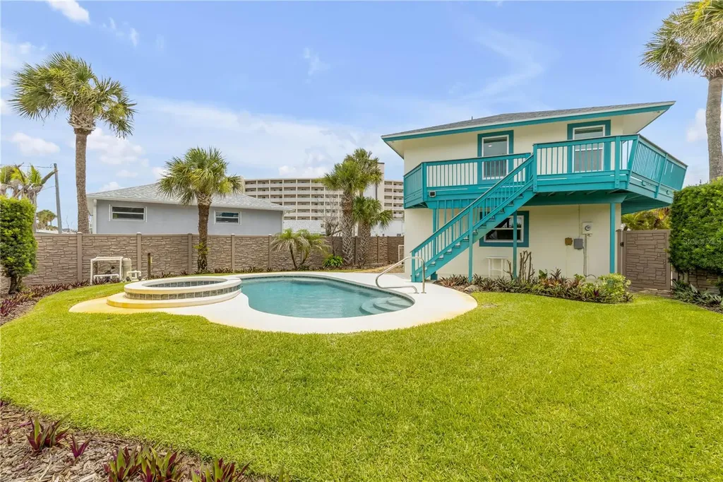 320 Due East Street New Smyrna Beach FL 32169