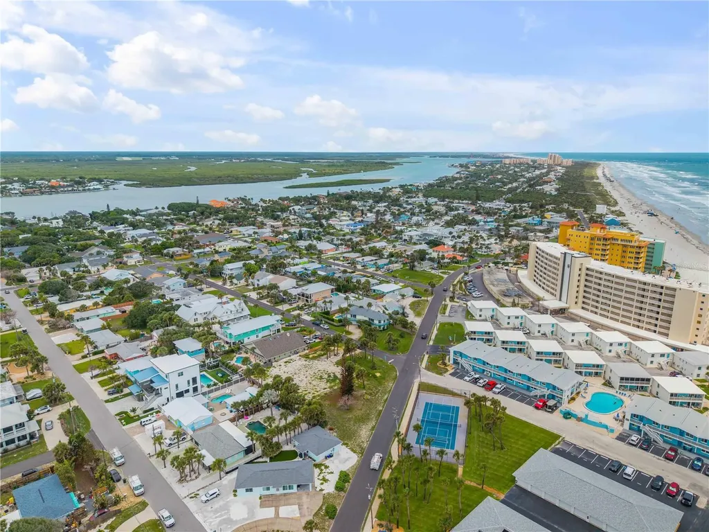 320 Due East Street New Smyrna Beach FL 32169