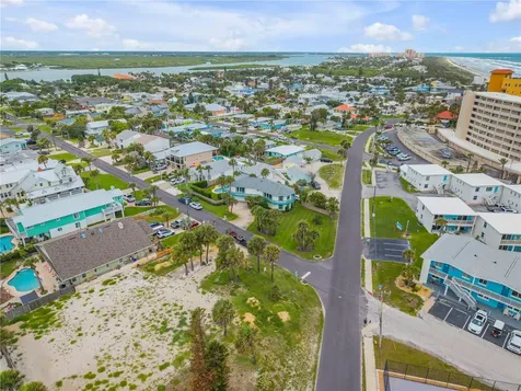 320 Due East Street New Smyrna Beach FL 32169