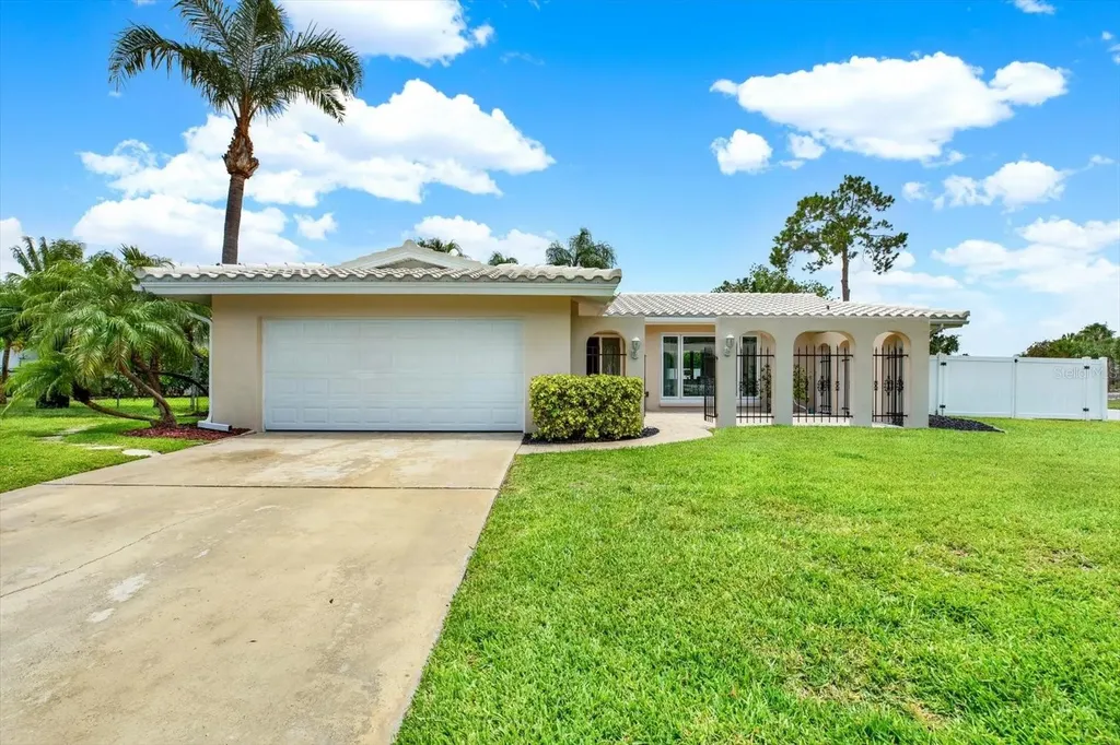 14560 Passage Way Seminole FL 33776