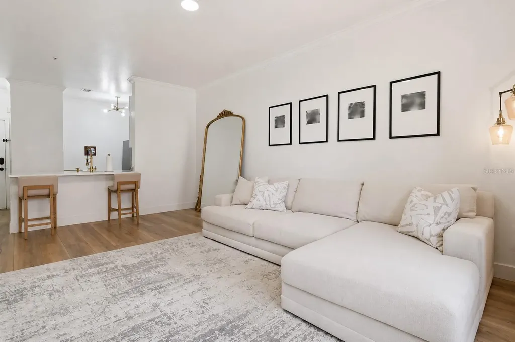 2739 Via Capri Clearwater FL 33764
