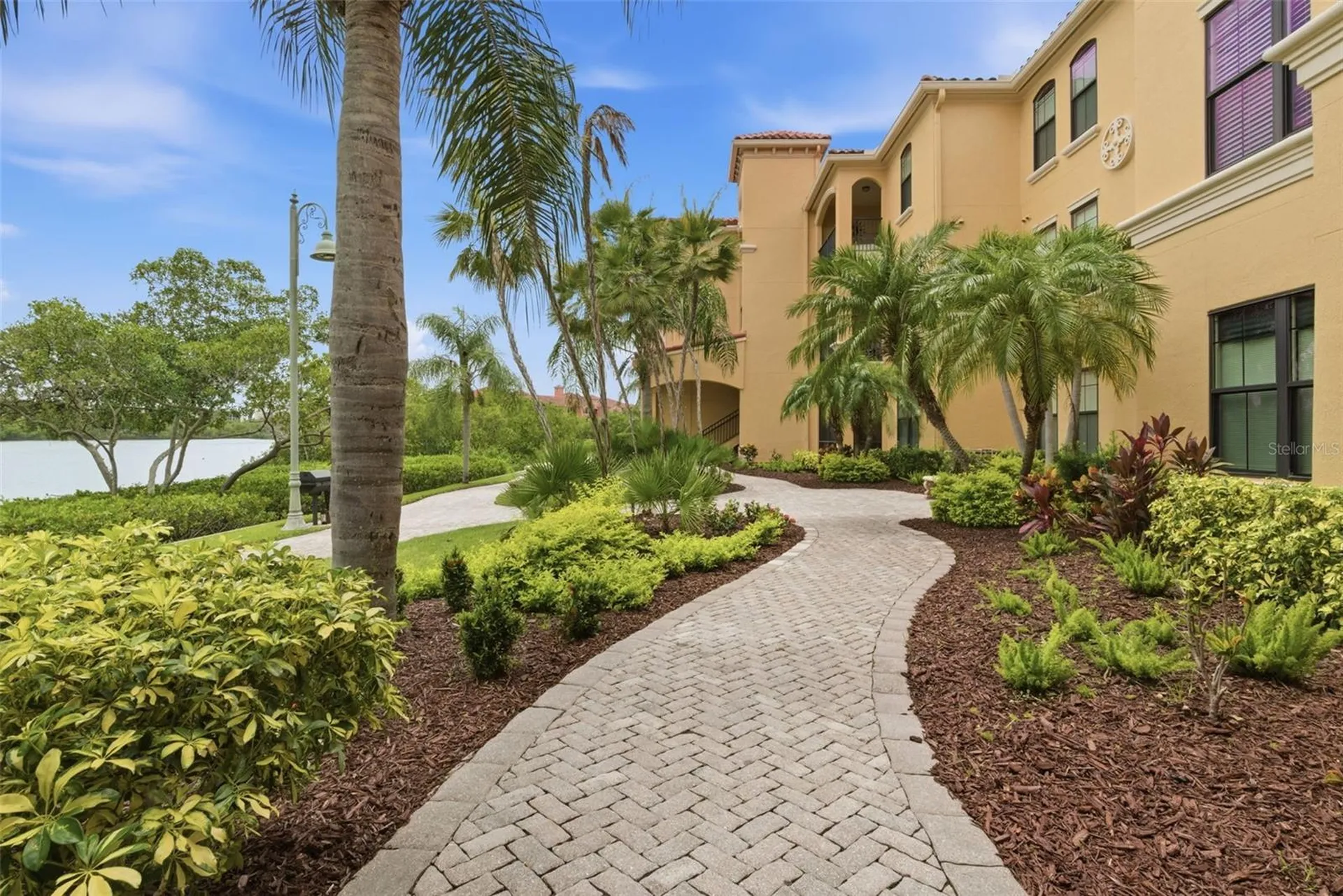 2739 Via Capri Clearwater FL 33764