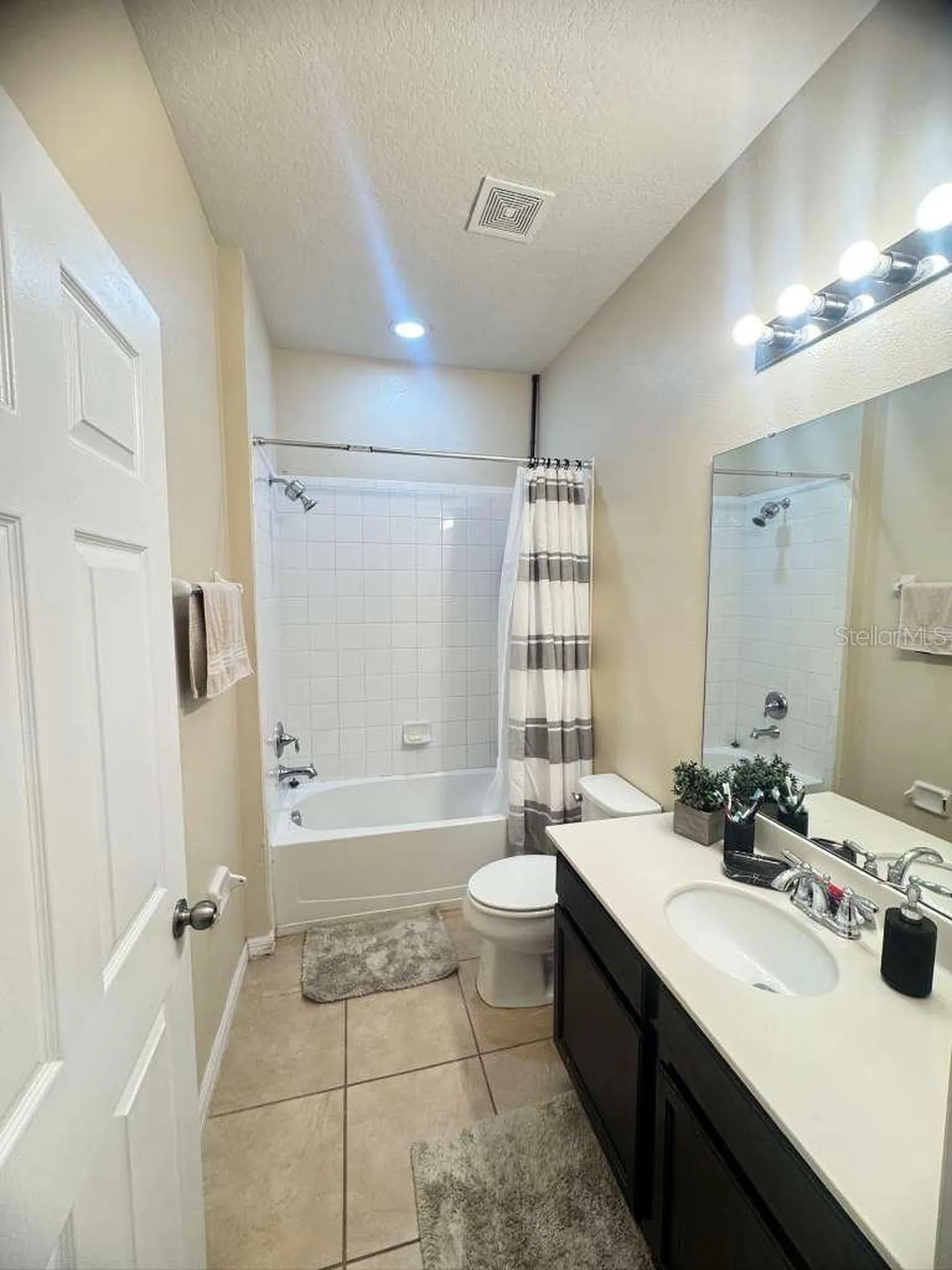 2515 Nouveau Way Kissimmee FL 34741