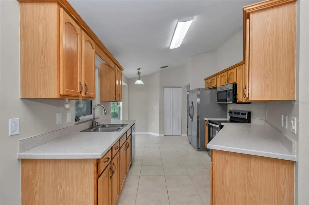 13931 SE 25th Street Morriston FL 32668