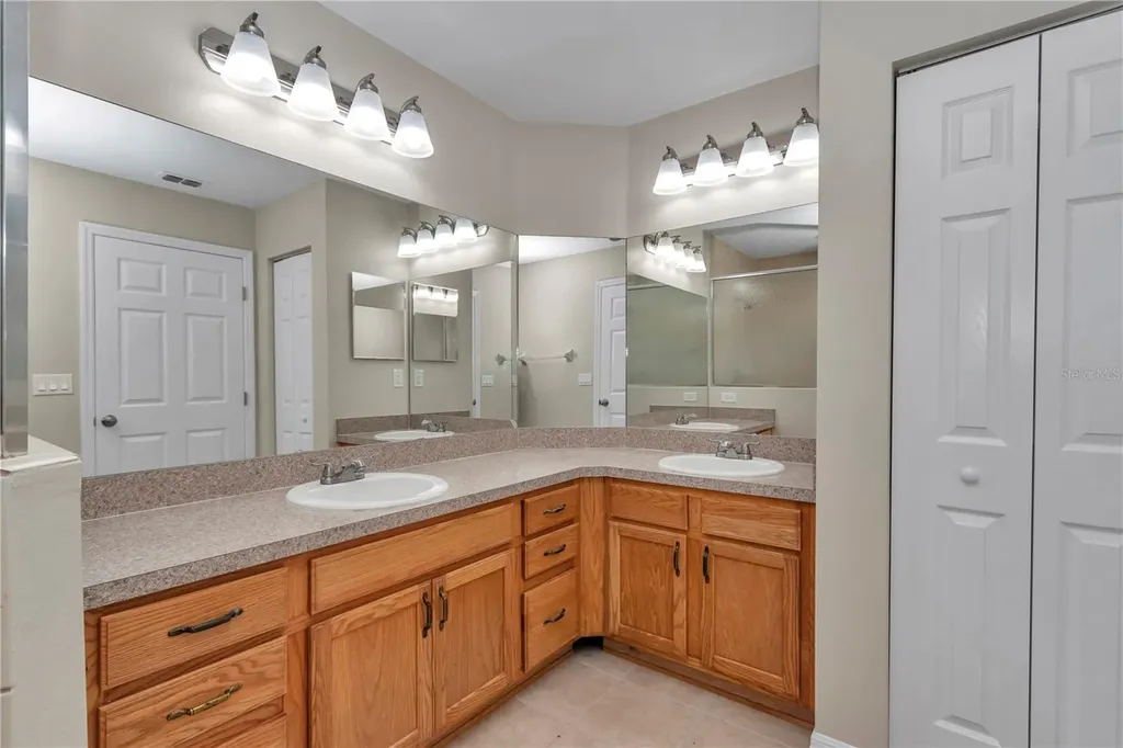 13931 SE 25th Street Morriston FL 32668