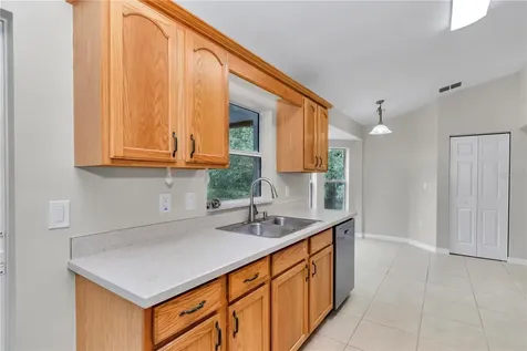 13931 SE 25th Street Morriston FL 32668