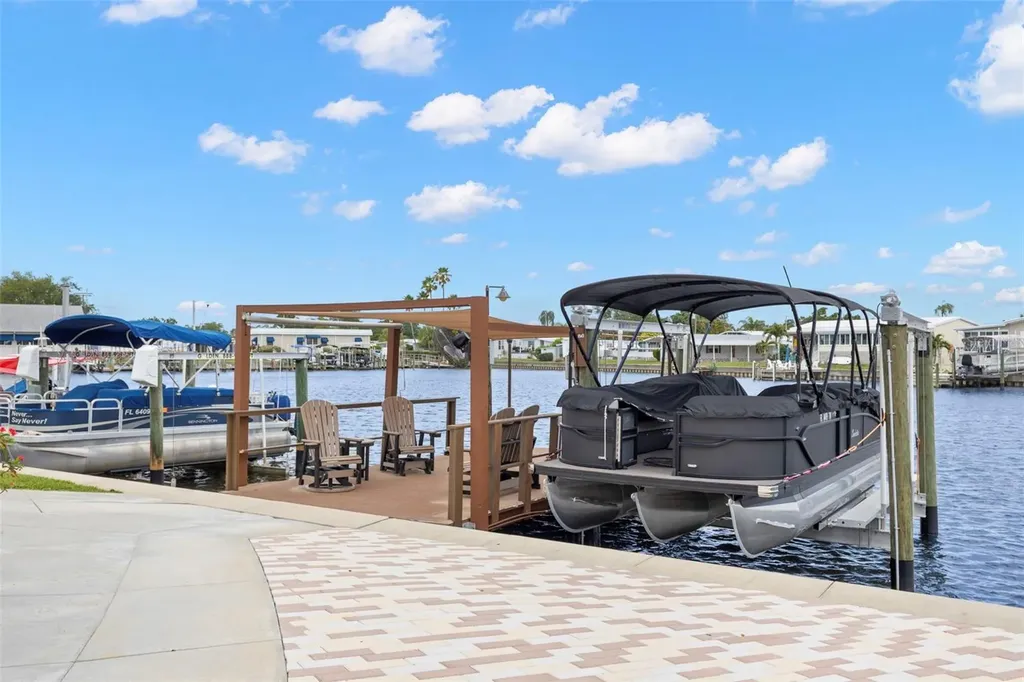 7174 Mount Arlington Drive NE St Petersburg FL 33702