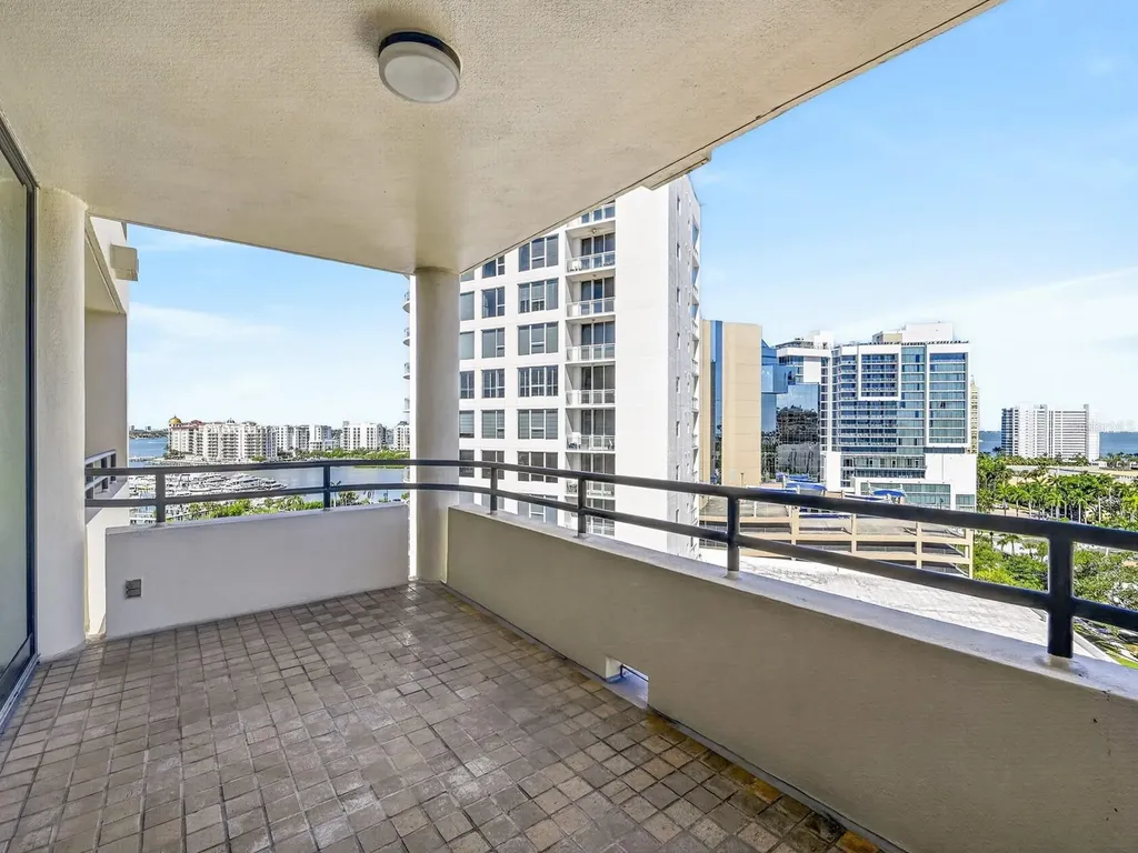 1255 N Gulfstream Avenue Sarasota FL 34236