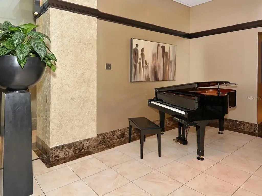 1255 N Gulfstream Avenue Sarasota FL 34236
