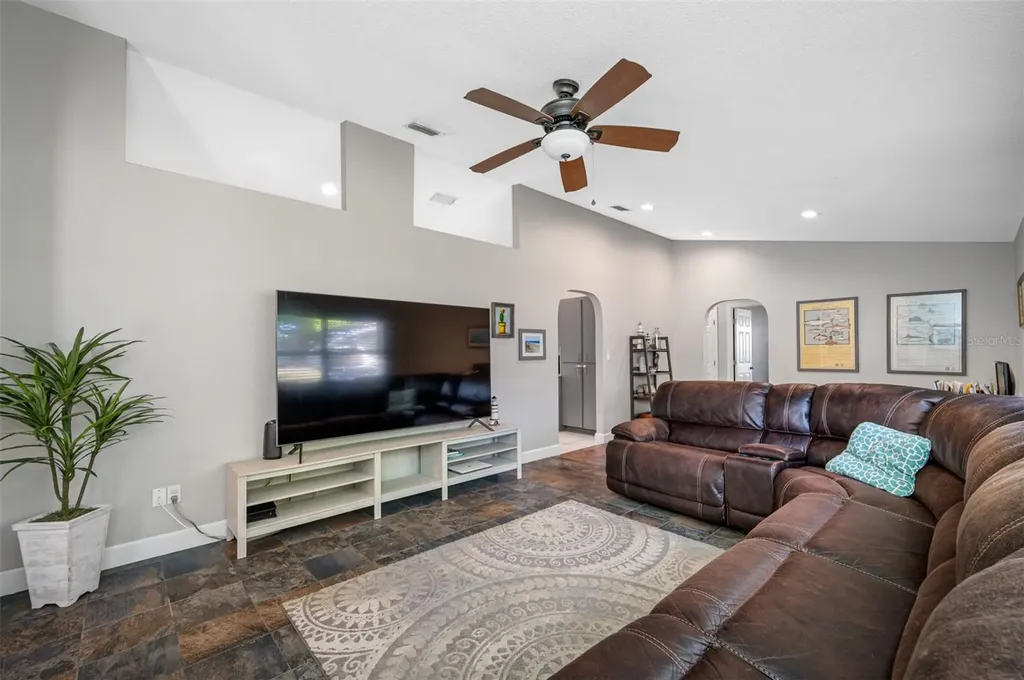 1632 Windsor Place Clearwater FL 33755