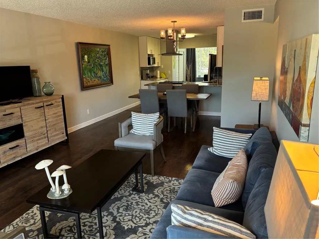 2456 Ecuadorian Way Clearwater FL 33763