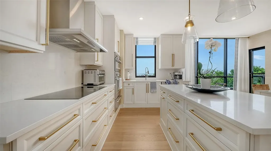 1241 Gulf Of Mexico Drive Longboat Key FL 34228