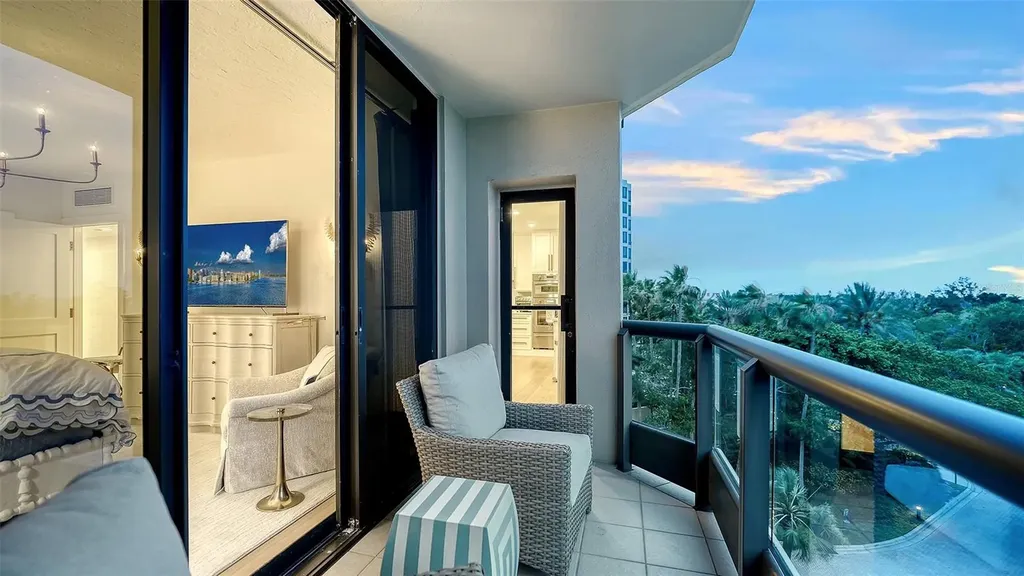 1241 Gulf Of Mexico Drive Longboat Key FL 34228