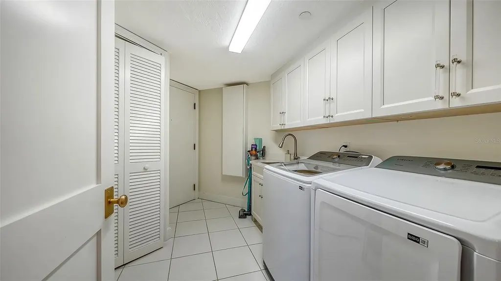 1241 Gulf Of Mexico Drive Longboat Key FL 34228