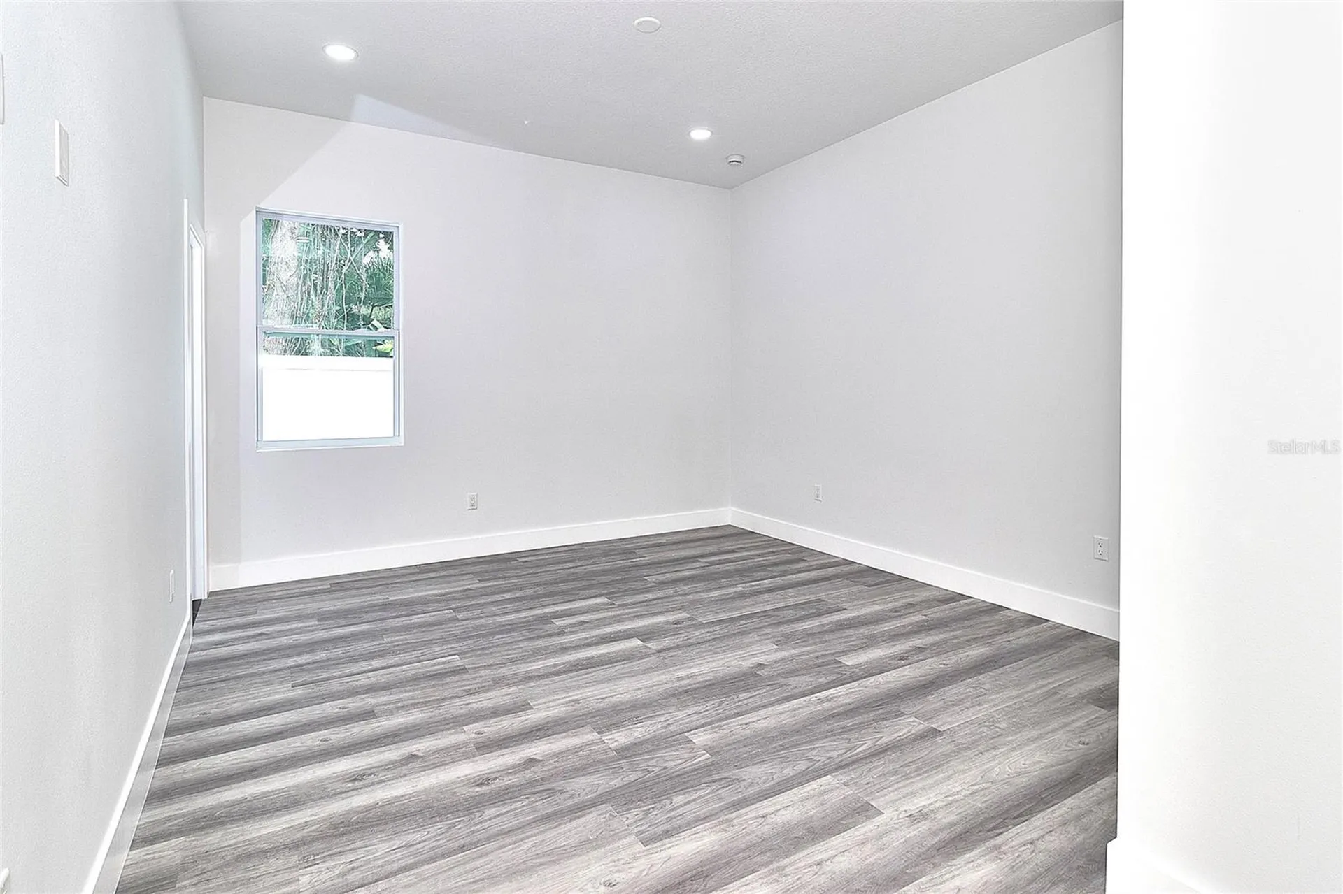 6251 148 Avenue N Clearwater FL 33760