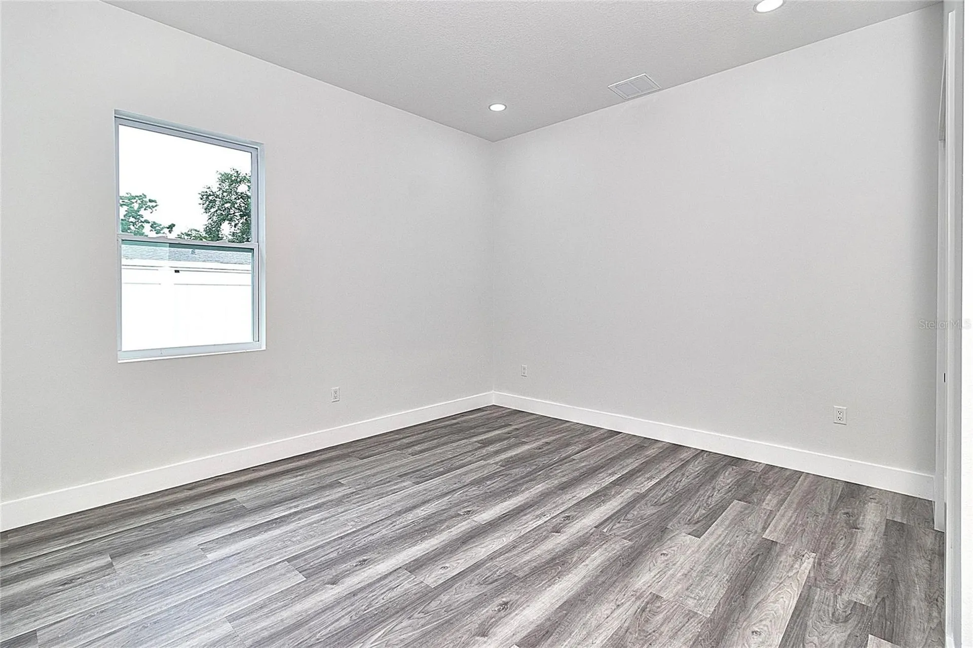 6251 148 Avenue N Clearwater FL 33760