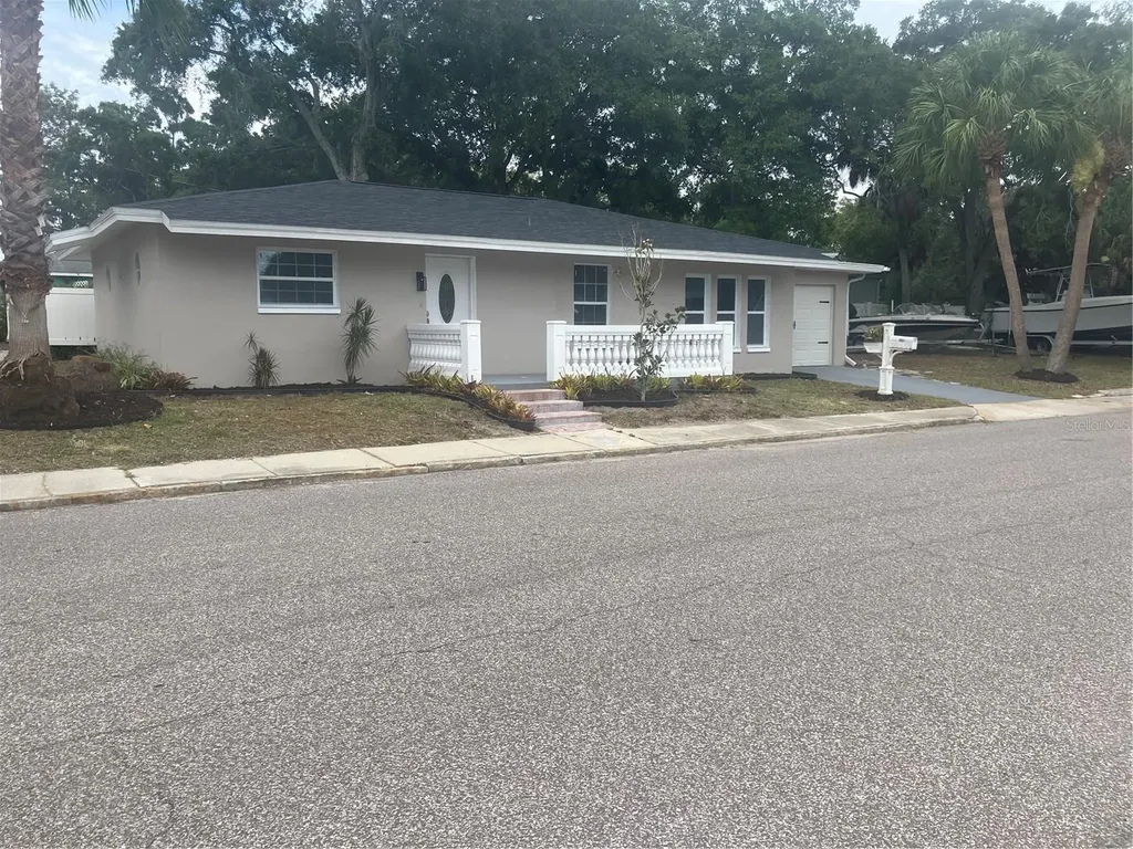 601 Banana Street Tarpon Springs FL 34689