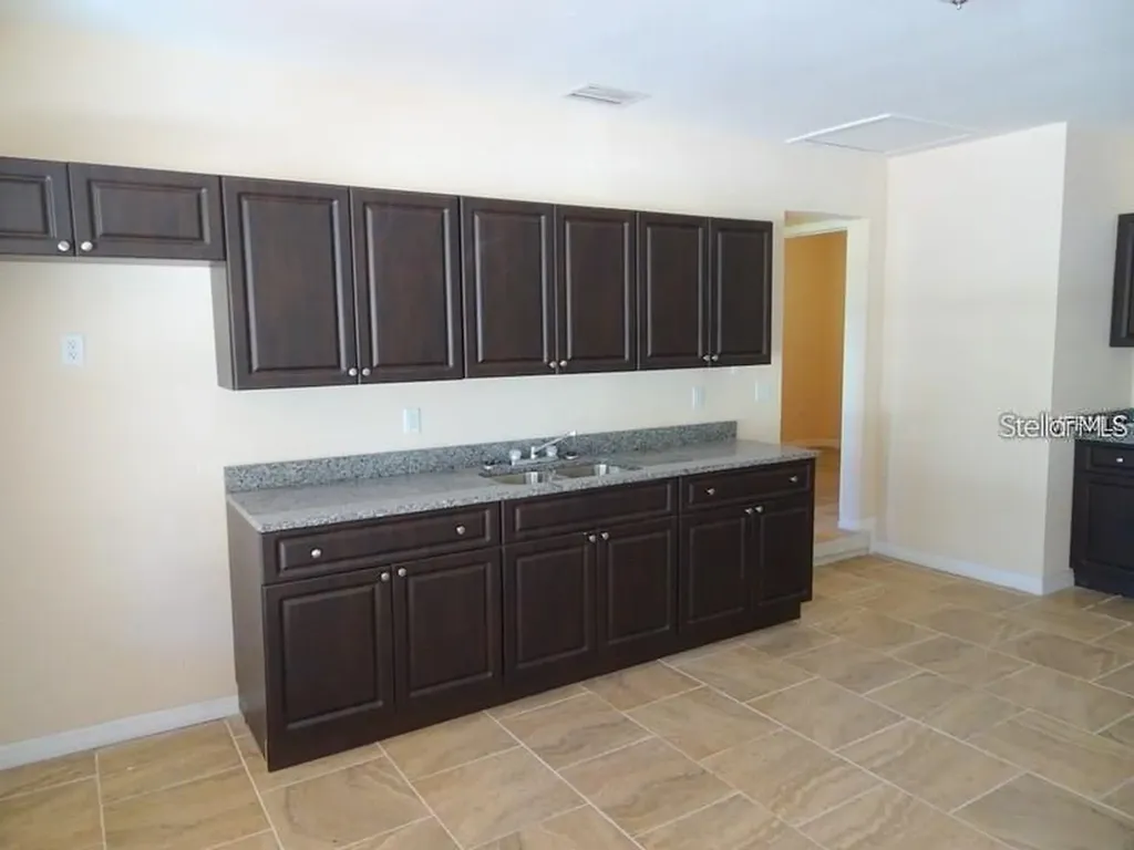 601 Banana Street Tarpon Springs FL 34689
