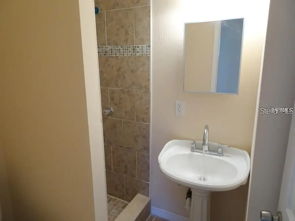 601 Banana Street Tarpon Springs FL 34689