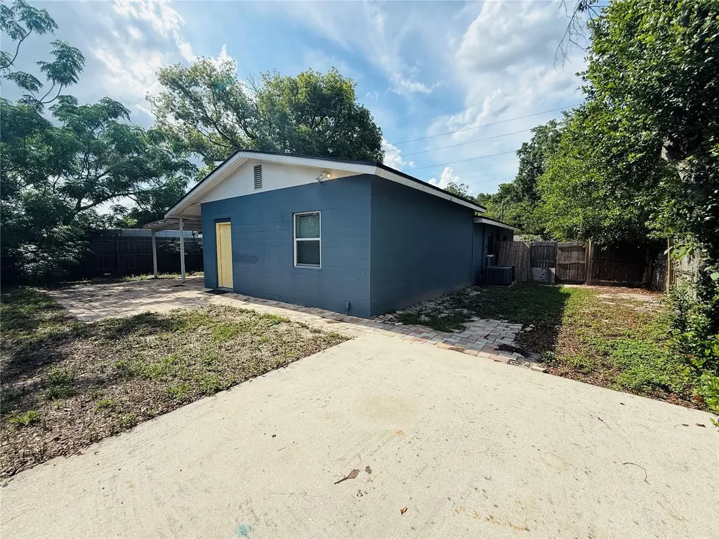 4203 E Yukon Street Tampa FL 33617