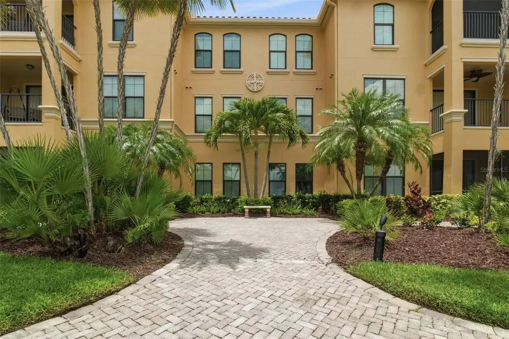 2739 Via Capri Clearwater FL 33764