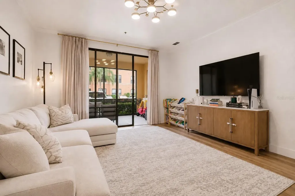 2739 Via Capri Clearwater FL 33764