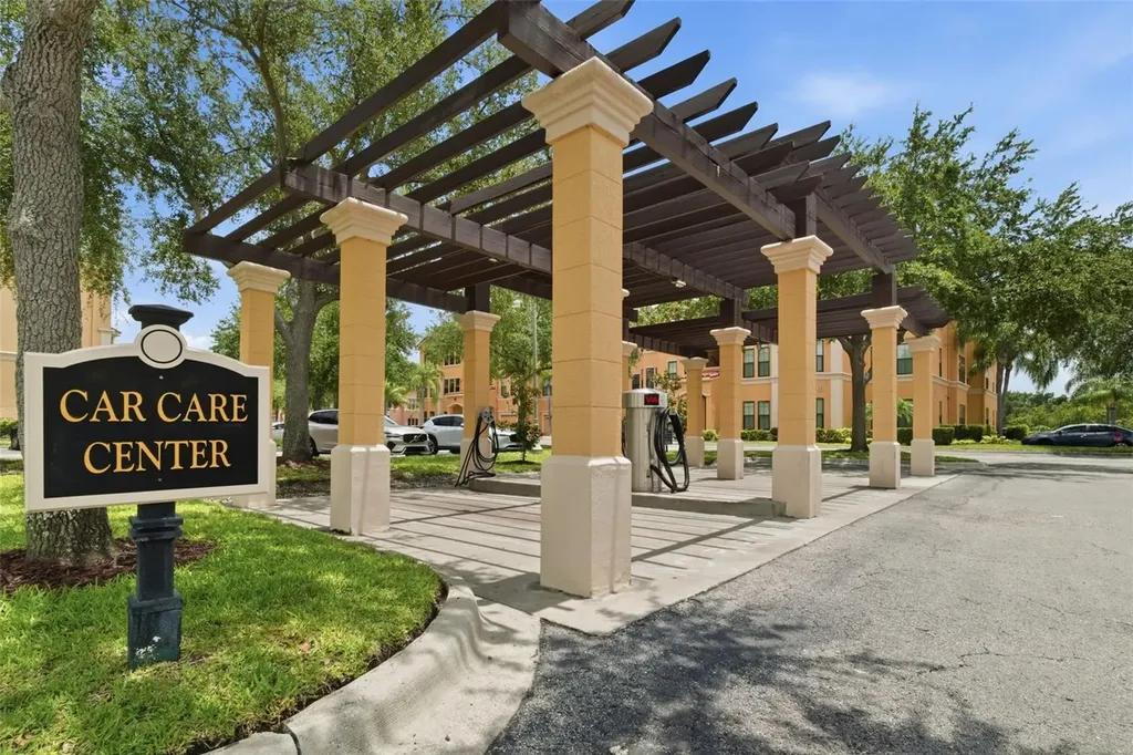 2739 Via Capri Clearwater FL 33764