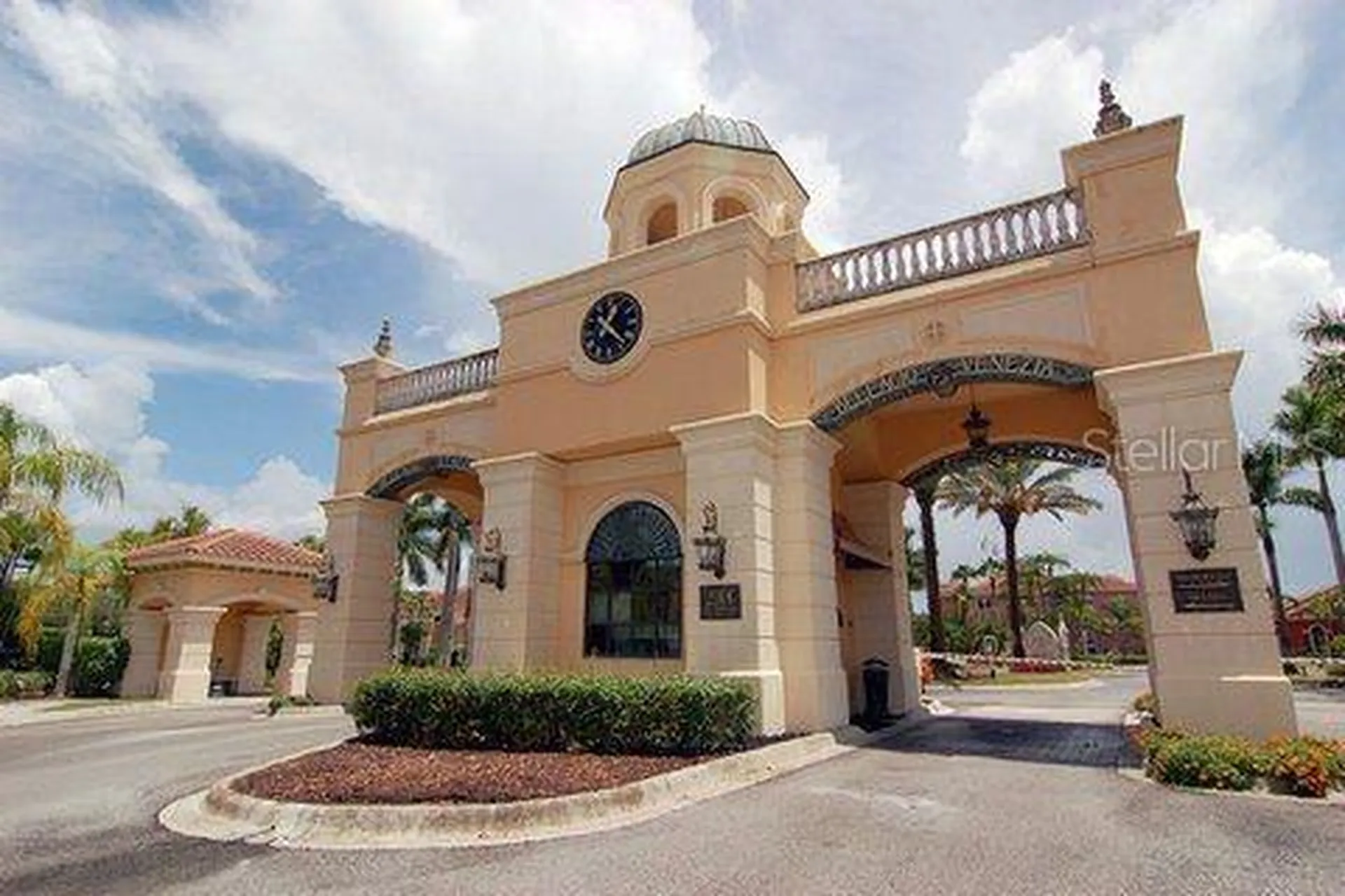 2739 Via Capri Clearwater FL 33764