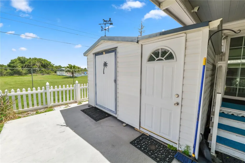 3562 Lazy Lake Drive N Lakeland FL 33801