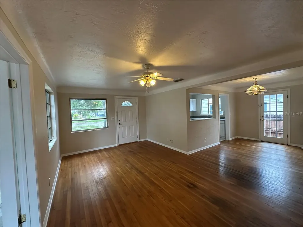 4526 6th Avenue N St Petersburg FL 33713