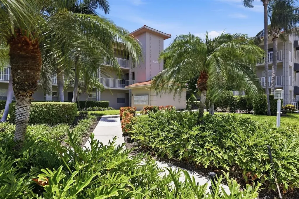 9320 Clubside Circle Sarasota FL 34238
