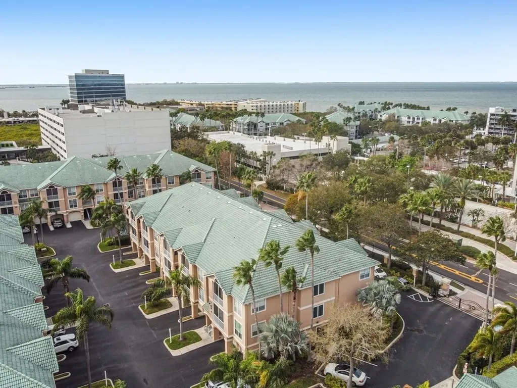 4304 Bay Club Circle Tampa FL 33607