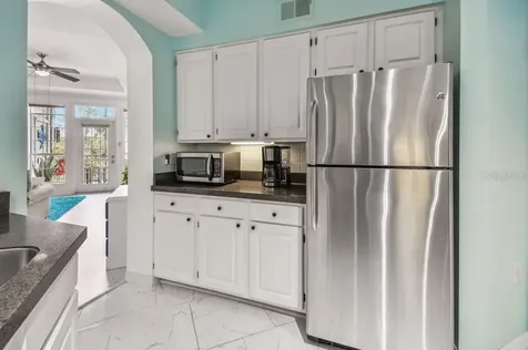 4304 Bay Club Circle Tampa FL 33607