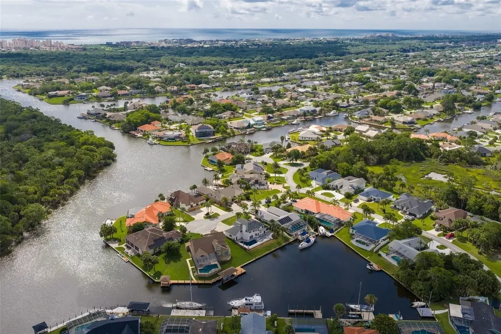 7 Chinook Court Palm Coast FL 32137