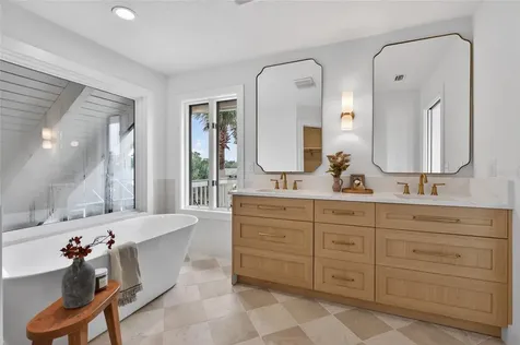 7 Chinook Court Palm Coast FL 32137