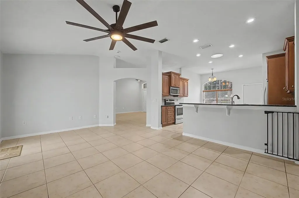 4021 Lithia Ridge Boulevard Valrico FL 33596
