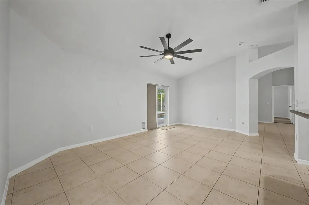 4021 Lithia Ridge Boulevard Valrico FL 33596